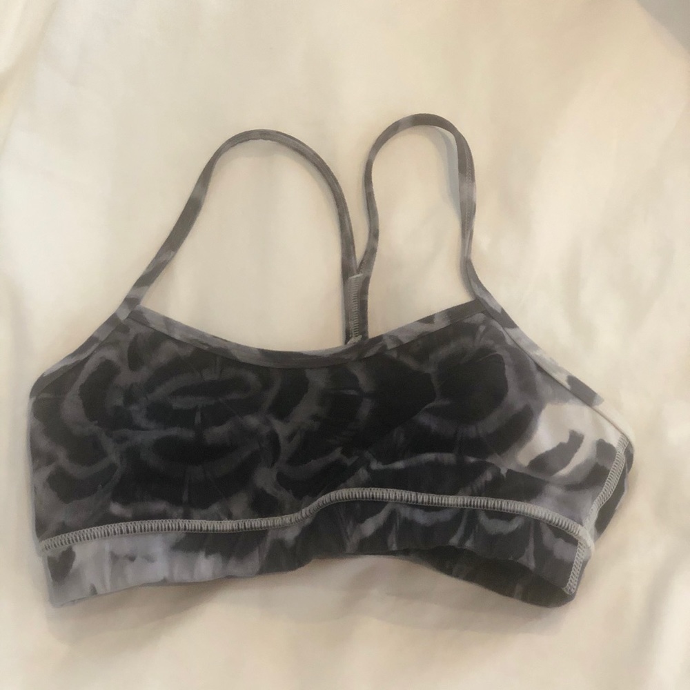 Lululemon 🍋 bra size 6